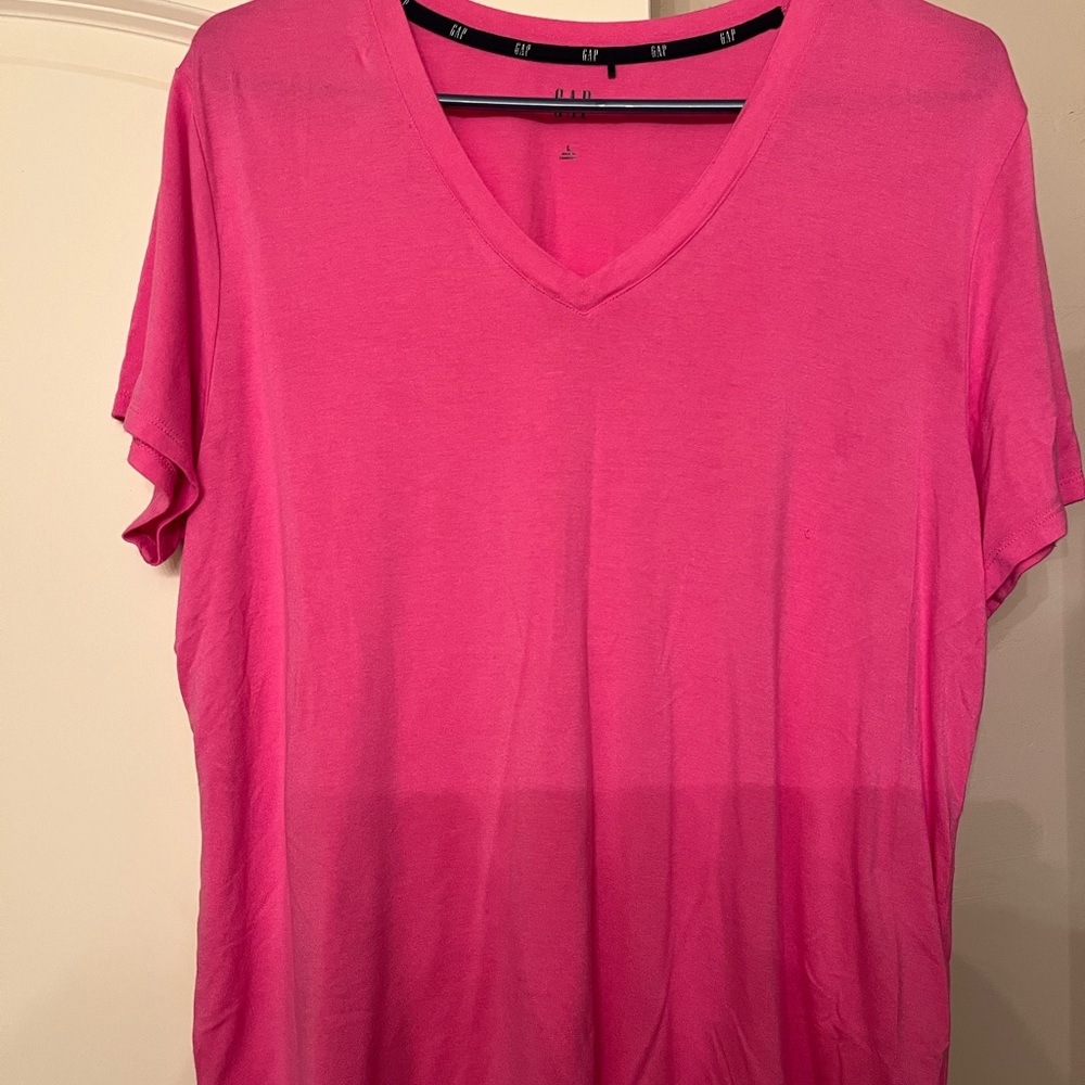 GAP Bright Pink V-Neck Short Sleeve Tee